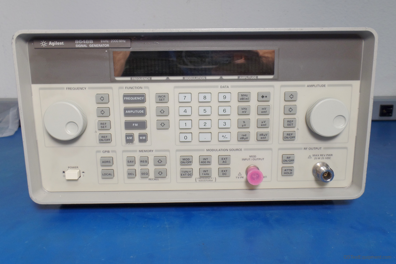 HP / Keysight / Agilent 8648B Signal Generators - front view
