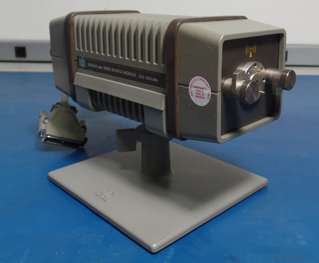 HP / Keysight / Agilent 83555A Signal Source - front view