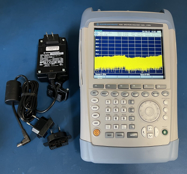 Handheld spectrum analyzer 100kHz to 8GHz