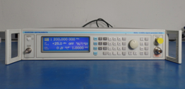 Signal Generator 10kHz-2.4GHz