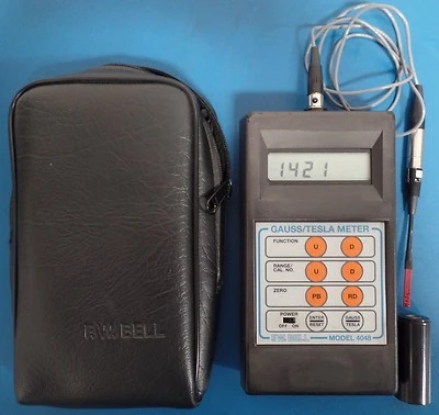 FW Bell 4048 Gauss/Tesla Meter w/ T-4048-001 Probe, Zero Gauss Chamber, & Case