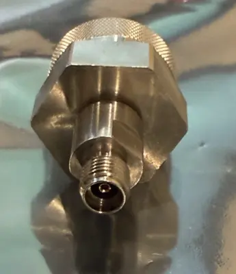 Keysight N9910X-603 Coaxial adapter, 2.4 mm NMD (f) to 3.5 mm (f), 26.5 GHz - 1 thumbnail 2